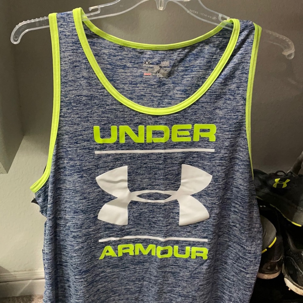 Men’s large under armour tank top